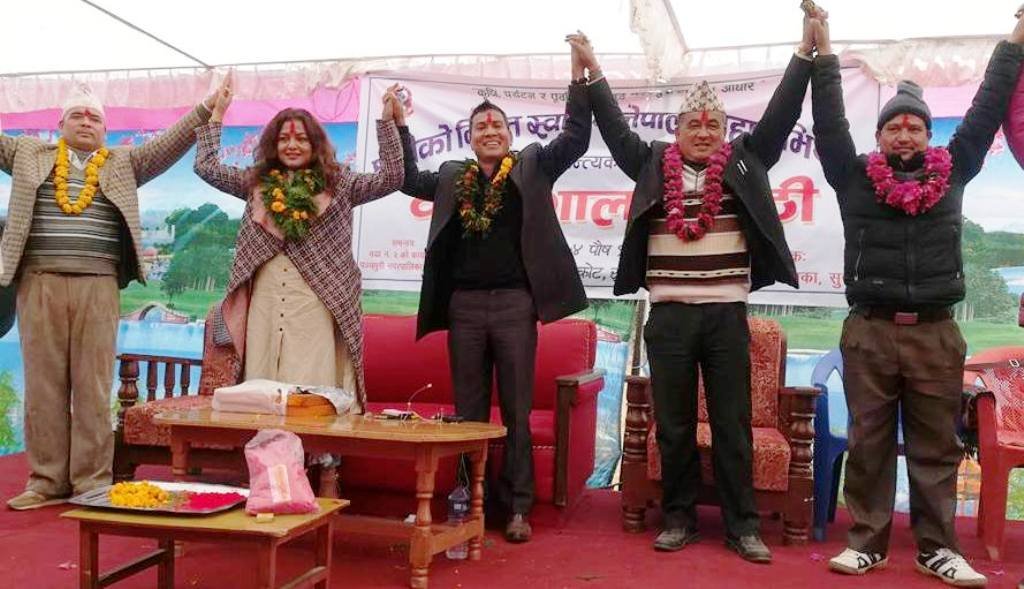 छोरीका लागी नायिका रेखा गाउँ पसिन्